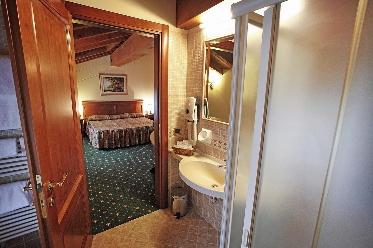 Hotel Faccioli วาเลจโจ ซูล มินโช ภายนอก รูปภาพ